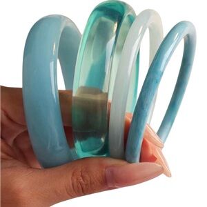 Restocking soon🔥🔥🆕4pc Shades of Blue Bangle Bracelets